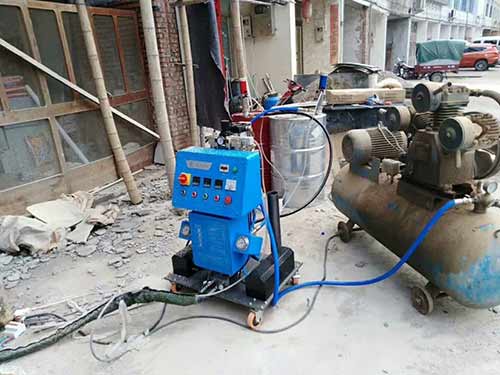 如何选择商业建筑外保温材料?(图1) 建筑外墙保温聚氨酯材料高压发泡机
